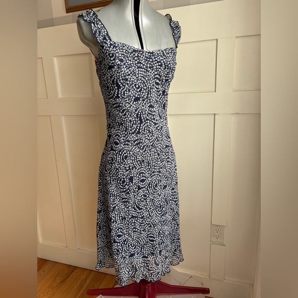 Dresses & Skirts - Feminine Navy & White Printed Midi Dress 12